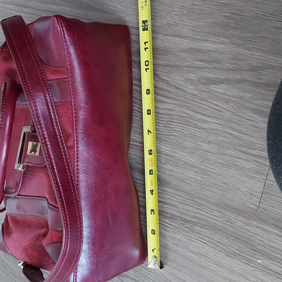 Liz Claiborne purse with wallet over shoulder and handles zipper red - Picture 9 of 12